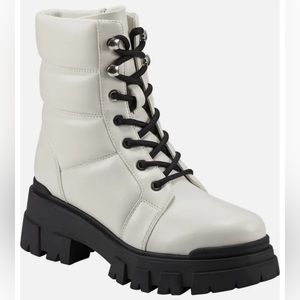 Marc Fisher Amita Lace Up Lug Combat Boots Off White & Black Zipper Gently Used